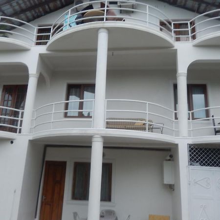 Merabi Guest House Makhinjauri Eksteriør billede