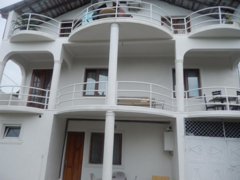 Merabi Guest House Makhinjauri Eksteriør billede