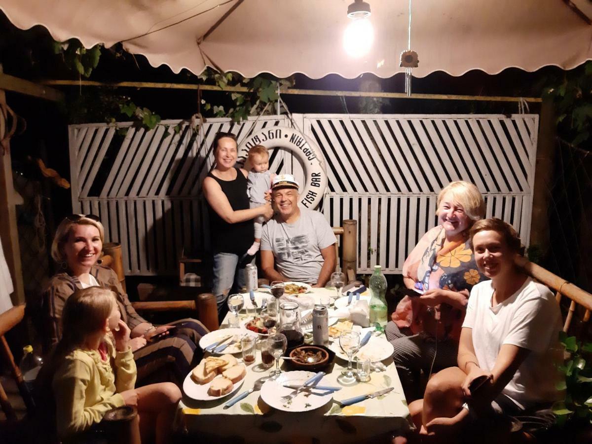 Merabi Guest House Makhinjauri Eksteriør billede